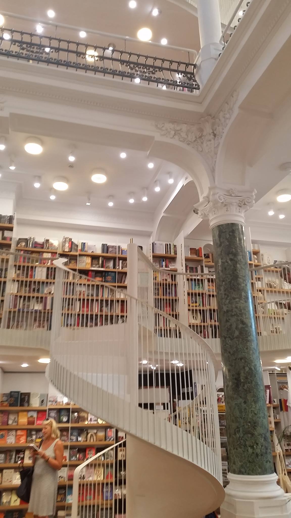 38868943_242127669841451_1026548688991813632_o